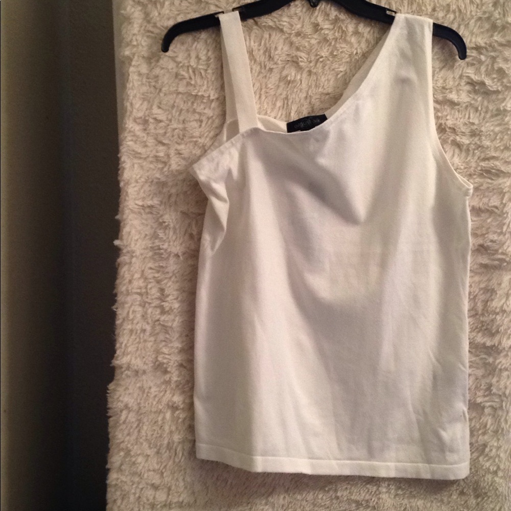 L white top